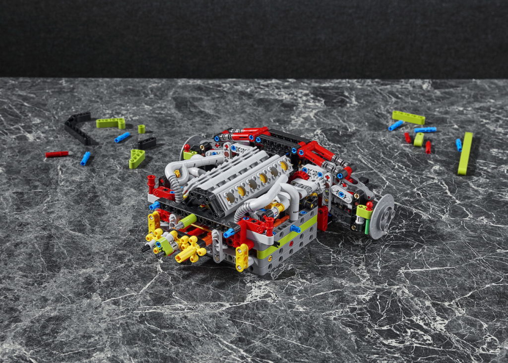 Lego-Technic-Lamborghini-Sian-69