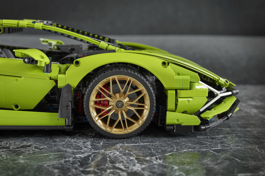 Lego-Technic-Lamborghini-Sian-64