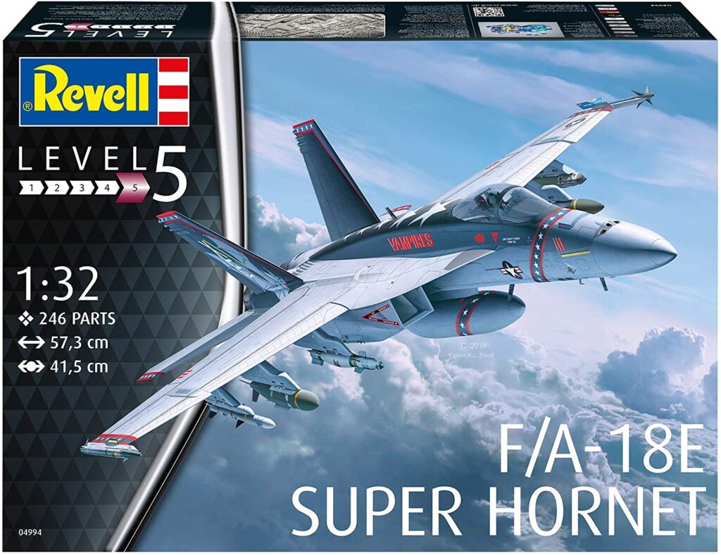 Revell 1-32 F A-18 E Super Hornet Box