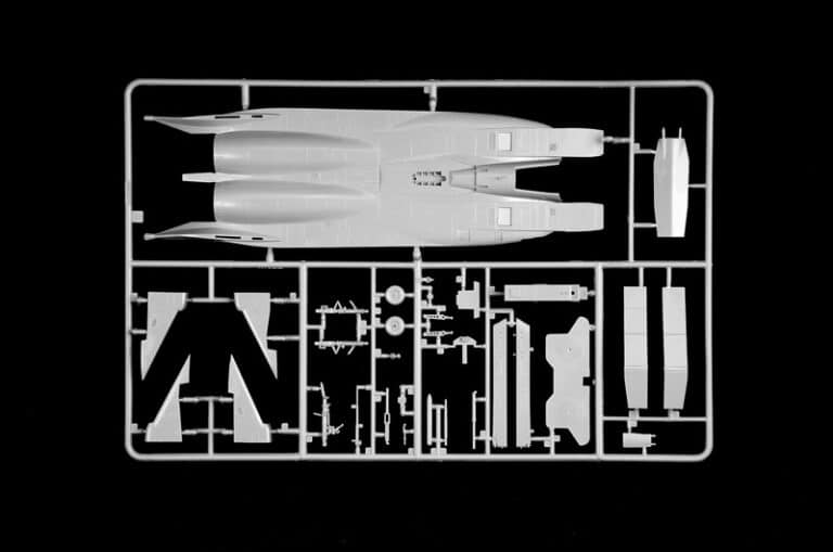 Italeri F-15E Strike Eagle 1/48 – Maquette Plastique à Monter, Super Decals 6 Versions USA, Kit Modélisme Avion, Dès 14 Ans