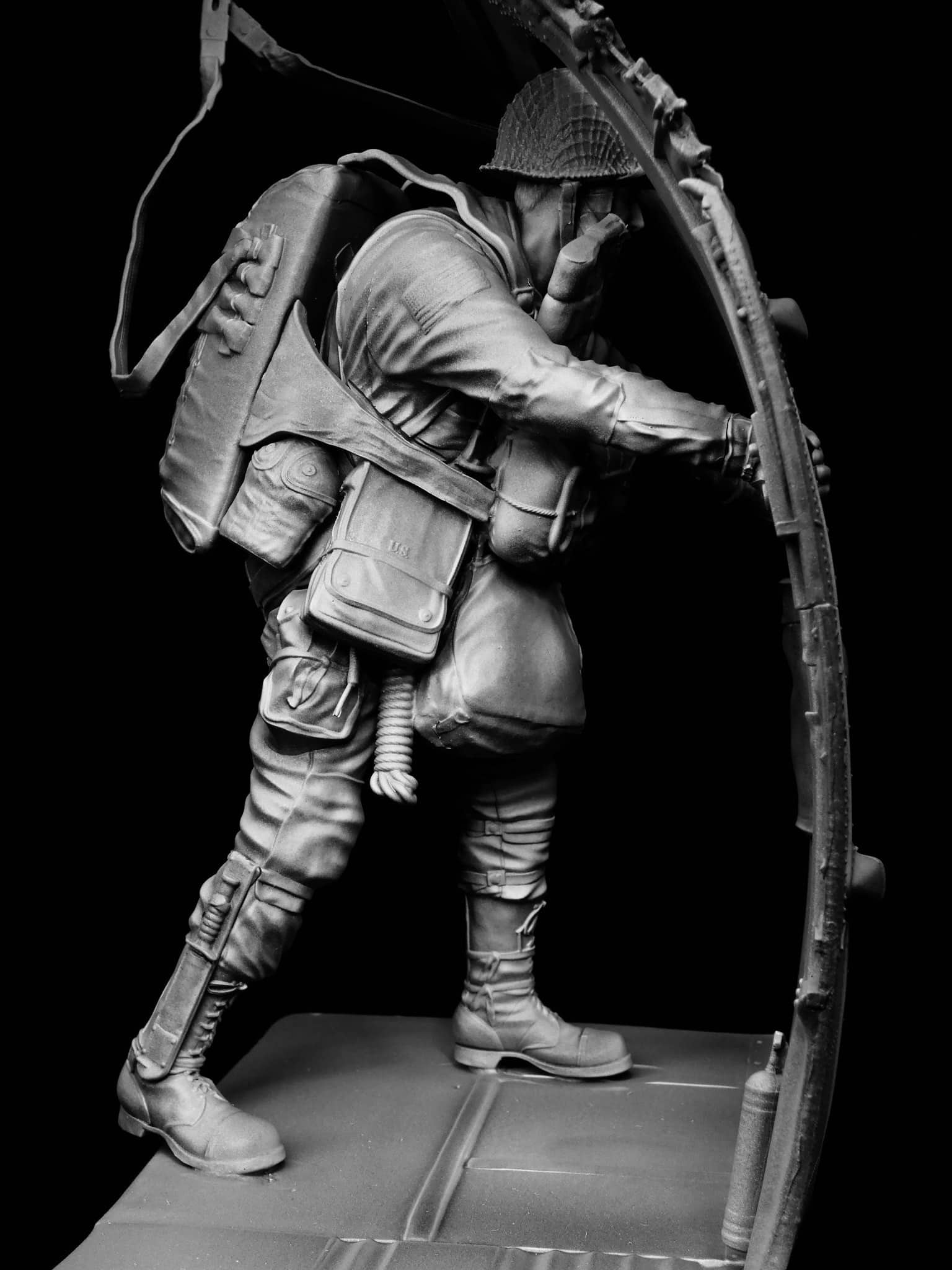 Mitches Military Models Releases 200mm WWII US Paratrooper Kit-2