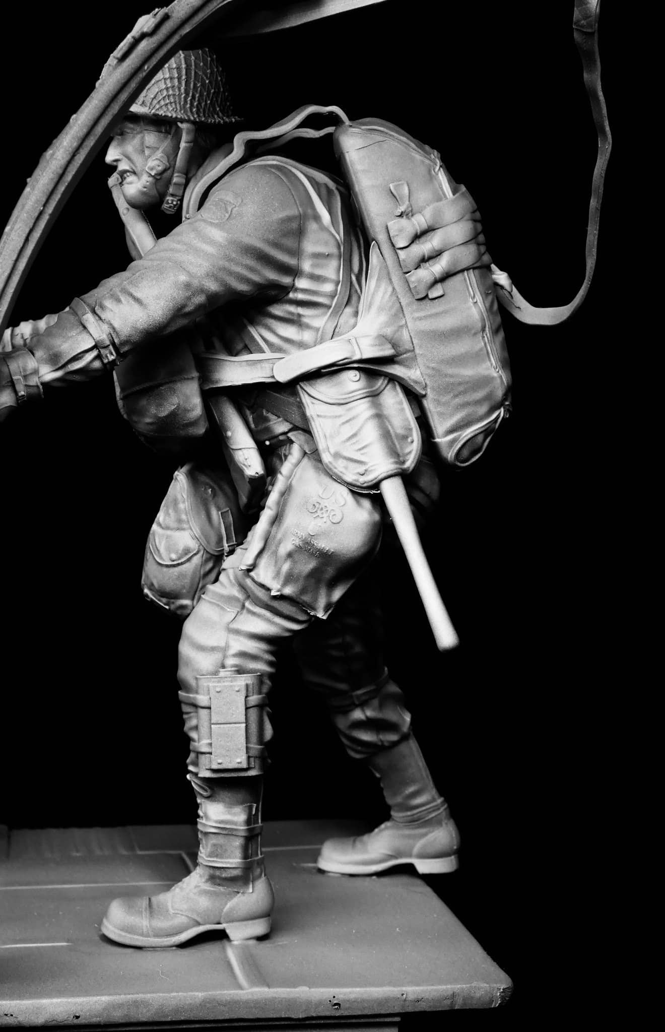Mitches Military Models Releases 200mm WWII US Paratrooper Kit-5