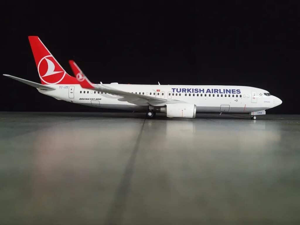 Yeni custom modelimiz 
Türk Hava Yolları serisinden 
TURKISH AIRLINES 
Reg: TC-J...