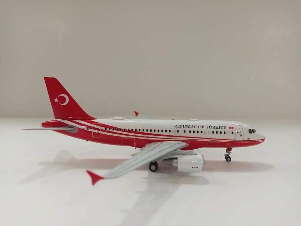 Yeni custom modelimiz 
Türkiye Cumhuriyeti Devlet uçakları serisinden
Yeni liver...