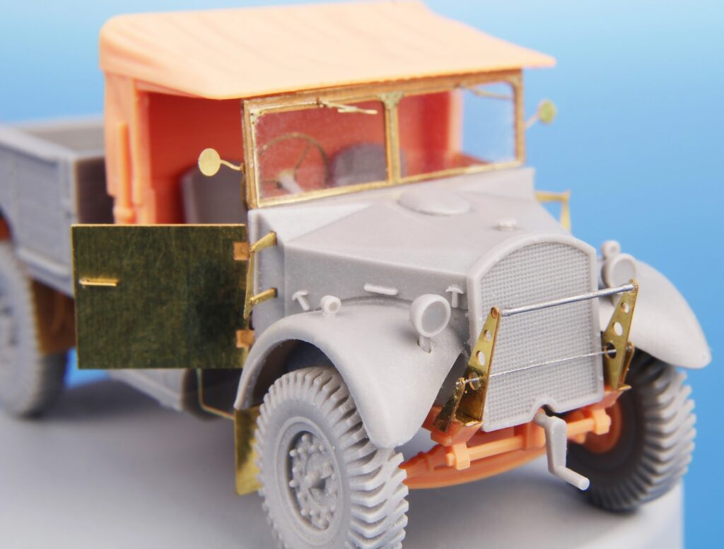Fordson WOT2D ‘Van Body’ 72nd scale (3)