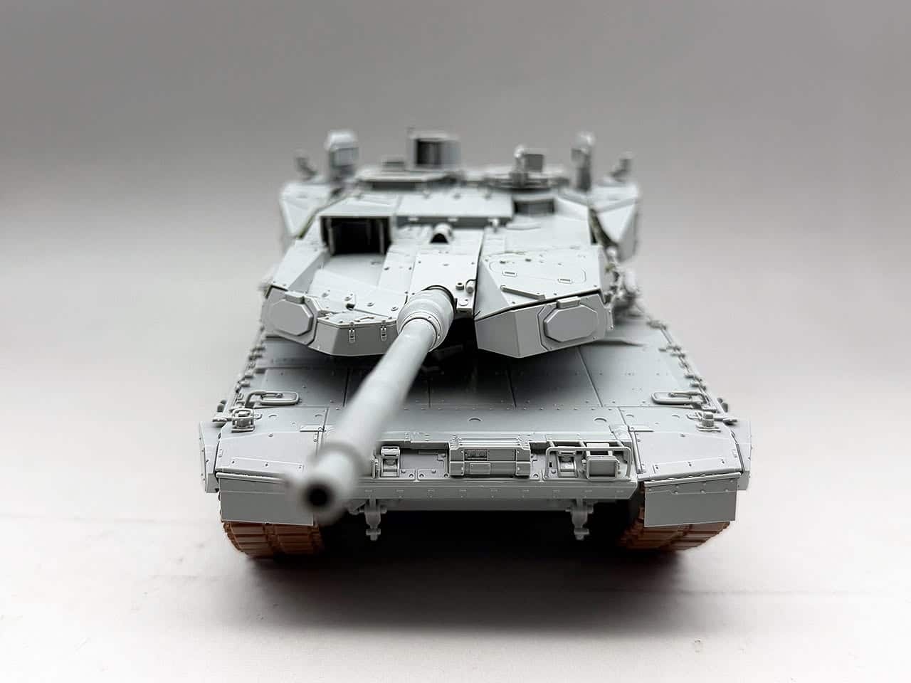 Amusing Hobby Reveals 135 Leopard 2A8 DEU-2
